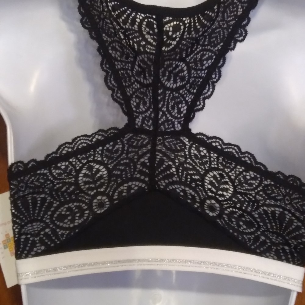 3/$15 bundle. Nwt Xhilaration sports bra